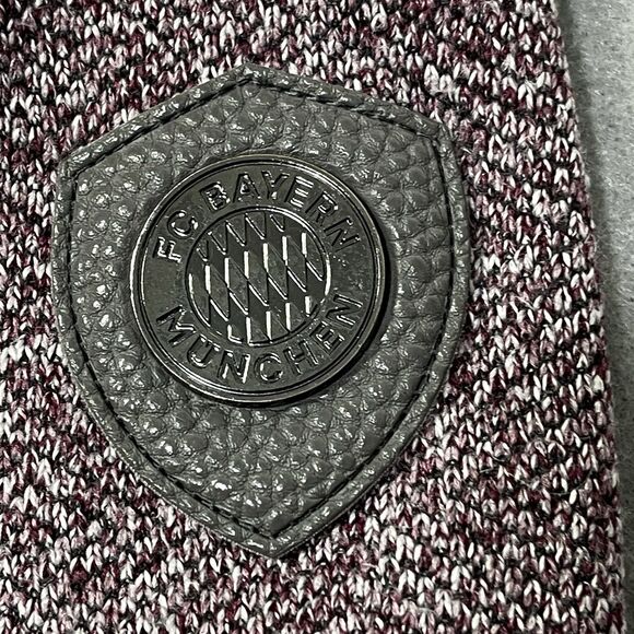 Bayern Munich Jacket Womens XS Burgundy Hooded Hybrid Pullover Soccer Fan Gear - Picture 2 of 14